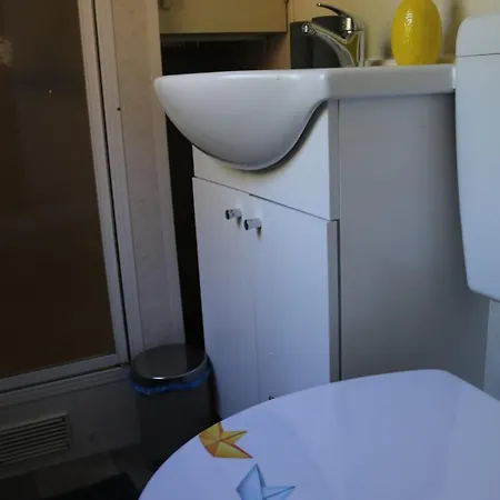 Holiday home Tinyhaus2 Idyllisch Am Waldesrand Cottbus